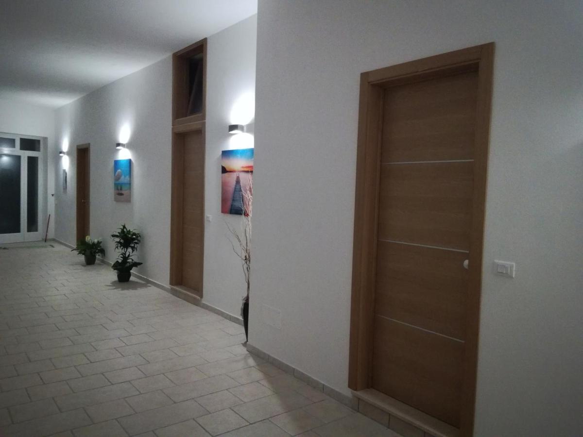 לינה וארוחת בוקר אוג'אנו לה קייזה Carpentry מראה חיצוני תמונה
